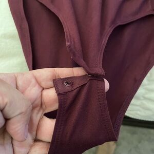 h&m bodysuit burgundy color